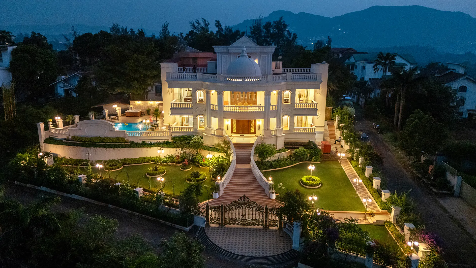 luxury villas in Lonavala